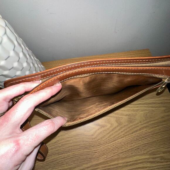 ✨ Vintage Celine Macadam Clutch – Timeless Parisian Elegance ✨ - Picture 4 of 6